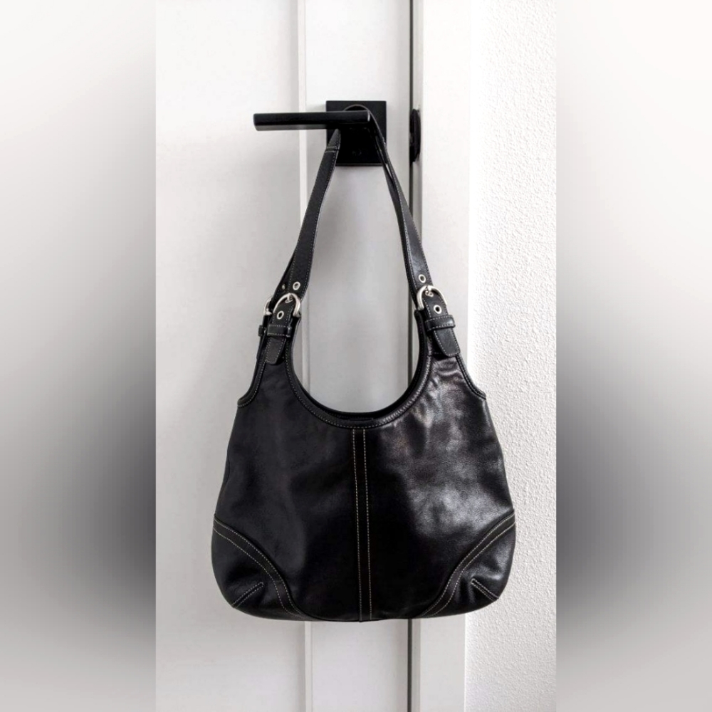 Black leather Coach hand bag